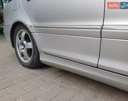 Сірий Мерседес Ц-Клас, об'ємом двигуна 2.69 л та пробігом 385 тис. км за 4300 $, фото 7 на Automoto.ua