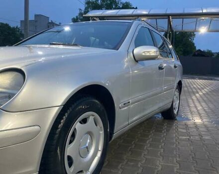 Мерседес Ц-Класс 2003 в Житомире на Automoto.ua Серый Мерседес Ц-Класс, объемом двигателя 1.8 л и пробегом 260 тыс. км за 4600 $, фото 2 на Automoto.ua