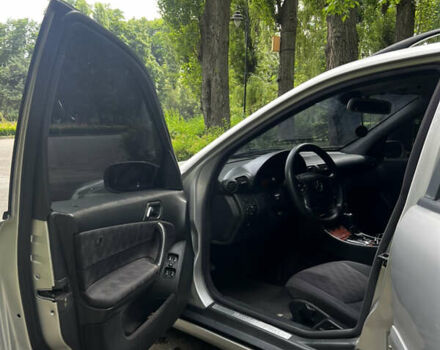 Серый Мерседес Ц-Класс, объемом двигателя 2.15 л и пробегом 342 тыс. км за 3800 $, фото 7 на Automoto.ua