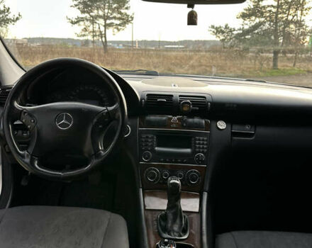 Серый Мерседес Ц-Класс, объемом двигателя 2.15 л и пробегом 387 тыс. км за 5500 $, фото 14 на Automoto.ua