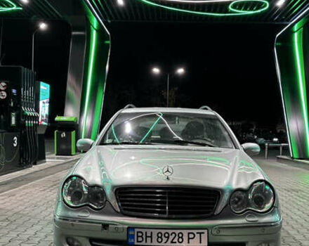 Серый Мерседес Ц-Класс, объемом двигателя 2.7 л и пробегом 300 тыс. км за 5300 $, фото 1 на Automoto.ua