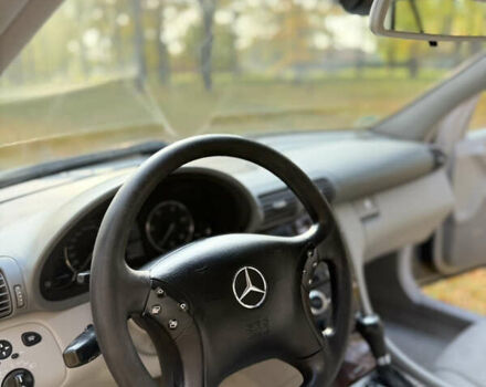 Сірий Мерседес Ц-Клас, об'ємом двигуна 2.15 л та пробігом 315 тис. км за 6100 $, фото 33 на Automoto.ua