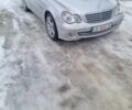 Сірий Мерседес Ц-Клас, об'ємом двигуна 2.2 л та пробігом 348 тис. км за 5600 $, фото 1 на Automoto.ua