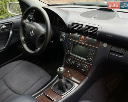 Серый Мерседес Ц-Класс, объемом двигателя 2.15 л и пробегом 470 тыс. км за 4950 $, фото 12 на Automoto.ua