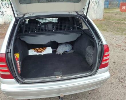 Серый Мерседес Ц-Класс, объемом двигателя 2.15 л и пробегом 310 тыс. км за 5680 $, фото 11 на Automoto.ua