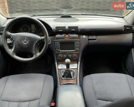 Серый Мерседес Ц-Класс, объемом двигателя 2.15 л и пробегом 470 тыс. км за 4950 $, фото 8 на Automoto.ua