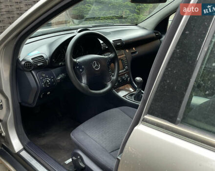 Серый Мерседес Ц-Класс, объемом двигателя 2.15 л и пробегом 470 тыс. км за 4950 $, фото 10 на Automoto.ua