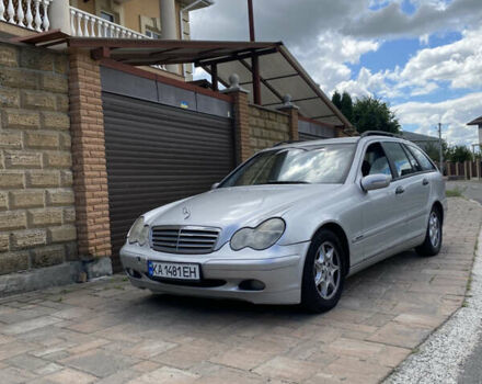 Серый Мерседес Ц-Класс, объемом двигателя 2.2 л и пробегом 448 тыс. км за 3700 $, фото 1 на Automoto.ua
