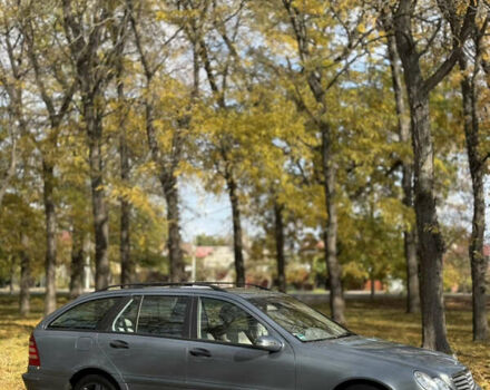 Сірий Мерседес Ц-Клас, об'ємом двигуна 2.15 л та пробігом 315 тис. км за 6100 $, фото 8 на Automoto.ua