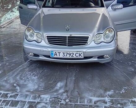 Сірий Мерседес Ц-Клас, об'ємом двигуна 2.1 л та пробігом 400 тис. км за 4850 $, фото 3 на Automoto.ua