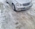 Серый Мерседес Ц-Класс, объемом двигателя 2.2 л и пробегом 348 тыс. км за 5600 $, фото 1 на Automoto.ua