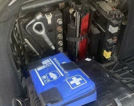 Серый Мерседес Ц-Класс, объемом двигателя 1.8 л и пробегом 360 тыс. км за 5500 $, фото 4 на Automoto.ua