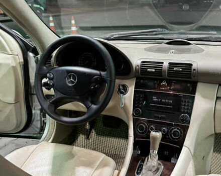Серый Мерседес Ц-Класс, объемом двигателя 2.7 л и пробегом 300 тыс. км за 5300 $, фото 11 на Automoto.ua