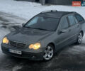 Серый Мерседес Ц-Класс, объемом двигателя 2.2 л и пробегом 370 тыс. км за 4700 $, фото 1 на Automoto.ua