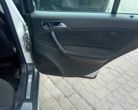 Сірий Мерседес Ц-Клас, об'ємом двигуна 1.8 л та пробігом 250 тис. км за 6300 $, фото 20 на Automoto.ua