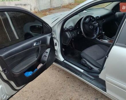 Серый Мерседес Ц-Класс, объемом двигателя 2.15 л и пробегом 310 тыс. км за 5680 $, фото 6 на Automoto.ua