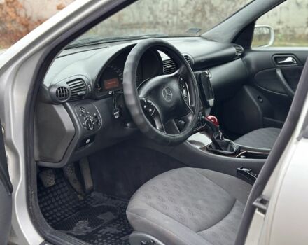 Серый Мерседес Ц-Класс, объемом двигателя 0 л и пробегом 123 тыс. км за 2600 $, фото 4 на Automoto.ua