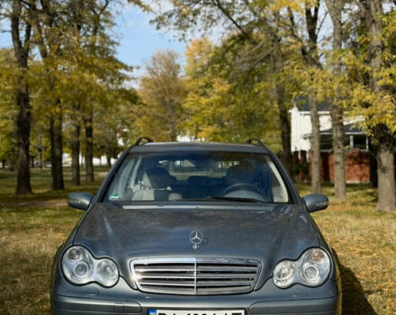 Сірий Мерседес Ц-Клас, об'ємом двигуна 2.15 л та пробігом 315 тис. км за 6100 $, фото 2 на Automoto.ua