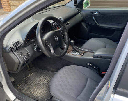 Серый Мерседес Ц-Класс, объемом двигателя 2.2 л и пробегом 448 тыс. км за 3700 $, фото 7 на Automoto.ua