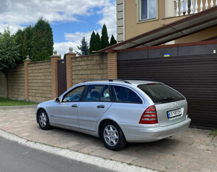 Серый Мерседес Ц-Класс, объемом двигателя 2.2 л и пробегом 448 тыс. км за 3700 $, фото 2 на Automoto.ua