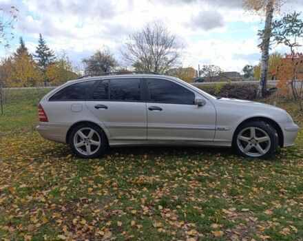 Серый Мерседес Ц-Класс, объемом двигателя 2.2 л и пробегом 340 тыс. км за 5600 $, фото 4 на Automoto.ua