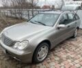 Серый Мерседес Ц-Класс, объемом двигателя 1.8 л и пробегом 290 тыс. км за 5400 $, фото 1 на Automoto.ua