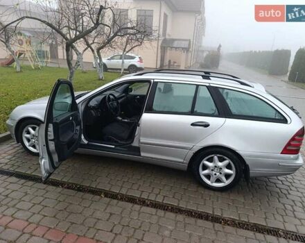 Сірий Мерседес Ц-Клас, об'ємом двигуна 2.15 л та пробігом 504 тис. км за 4850 $, фото 9 на Automoto.ua