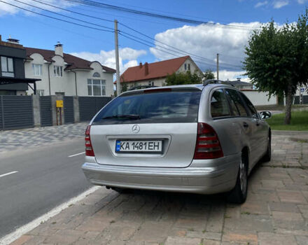 Серый Мерседес Ц-Класс, объемом двигателя 2.2 л и пробегом 448 тыс. км за 3700 $, фото 3 на Automoto.ua