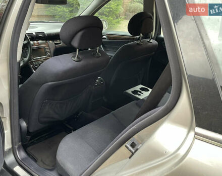 Серый Мерседес Ц-Класс, объемом двигателя 2.15 л и пробегом 470 тыс. км за 4950 $, фото 16 на Automoto.ua