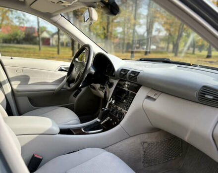 Сірий Мерседес Ц-Клас, об'ємом двигуна 2.15 л та пробігом 315 тис. км за 6100 $, фото 25 на Automoto.ua