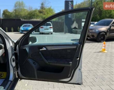 Сірий Мерседес Ц-Клас, об'ємом двигуна 1.8 л та пробігом 337 тис. км за 5500 $, фото 21 на Automoto.ua