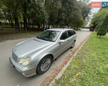 Серый Мерседес Ц-Класс, объемом двигателя 2.2 л и пробегом 350 тыс. км за 6000 $, фото 4 на Automoto.ua