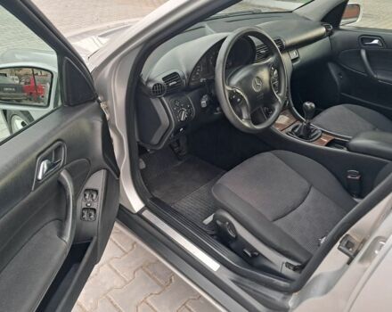 Серый Мерседес Ц-Класс, объемом двигателя 1.8 л и пробегом 250 тыс. км за 4800 $, фото 5 на Automoto.ua