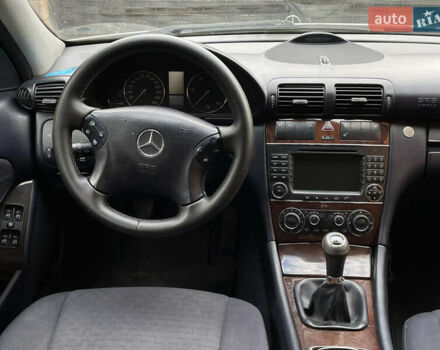 Серый Мерседес Ц-Класс, объемом двигателя 2.15 л и пробегом 470 тыс. км за 4950 $, фото 7 на Automoto.ua