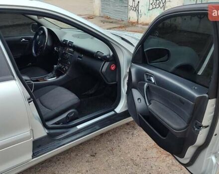 Серый Мерседес Ц-Класс, объемом двигателя 2.15 л и пробегом 310 тыс. км за 5680 $, фото 7 на Automoto.ua