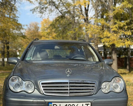 Сірий Мерседес Ц-Клас, об'ємом двигуна 2.15 л та пробігом 315 тис. км за 6100 $, фото 5 на Automoto.ua