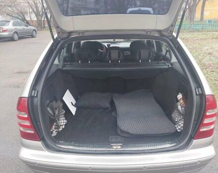 Сірий Мерседес Ц-Клас, об'ємом двигуна 2.2 л та пробігом 400 тис. км за 5400 $, фото 12 на Automoto.ua