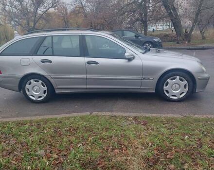 Сірий Мерседес Ц-Клас, об'ємом двигуна 2.2 л та пробігом 400 тис. км за 5400 $, фото 3 на Automoto.ua