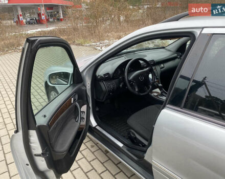 Сірий Мерседес Ц-Клас, об'ємом двигуна 2.2 л та пробігом 397 тис. км за 5300 $, фото 8 на Automoto.ua