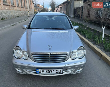 Мерседес Ц-Класс 2005 в Кропивницком (Кировограде) на Automoto.ua Серый Мерседес Ц-Класс, объемом двигателя 1.8 л и пробегом 300 тыс. км за 7000 $, фото 6 на Automoto.ua