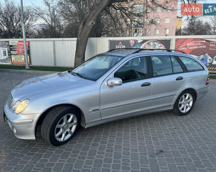 Мерседес Ц-Класс 2005 в Кропивницком (Кировограде) на Automoto.ua Серый Мерседес Ц-Класс, объемом двигателя 1.8 л и пробегом 300 тыс. км за 7000 $, фото 2 на Automoto.ua