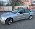 Мерседес Ц-Класс 2005 в Кропивницком (Кировограде) на Automoto.ua Серый Мерседес Ц-Класс, объемом двигателя 1.8 л и пробегом 300 тыс. км за 7000 $, фото 2 на Automoto.ua