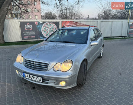 Мерседес Ц-Класс 2005 в Кропивницком (Кировограде) на Automoto.ua Серый Мерседес Ц-Класс, объемом двигателя 1.8 л и пробегом 300 тыс. км за 7000 $, фото 1 на Automoto.ua
