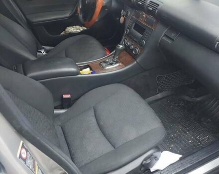 Сірий Мерседес Ц-Клас, об'ємом двигуна 2.2 л та пробігом 400 тис. км за 5400 $, фото 9 на Automoto.ua