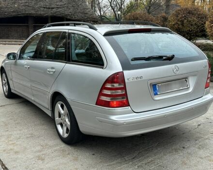 Серый Мерседес Ц-Класс, объемом двигателя 2.2 л и пробегом 280 тыс. км за 3600 $, фото 4 на Automoto.ua