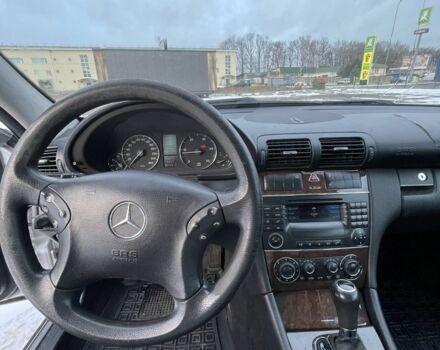 Сірий Мерседес Ц-Клас, об'ємом двигуна 2.2 л та пробігом 250 тис. км за 2300 $, фото 4 на Automoto.ua