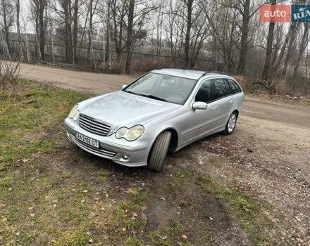Серый Мерседес Ц-Класс, объемом двигателя 2.15 л и пробегом 260 тыс. км за 4499 $, фото 1 на Automoto.ua