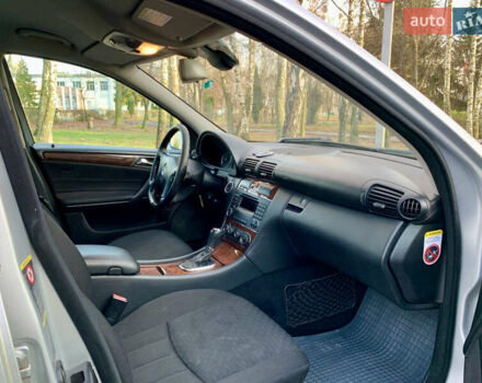 Сірий Мерседес Ц-Клас, об'ємом двигуна 2.2 л та пробігом 258 тис. км за 4600 $, фото 7 на Automoto.ua