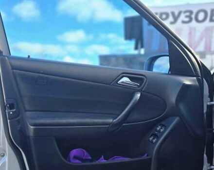 Серый Мерседес Ц-Класс, объемом двигателя 2.15 л и пробегом 310 тыс. км за 5000 $, фото 20 на Automoto.ua