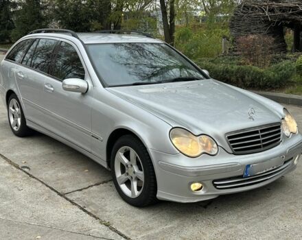 Серый Мерседес Ц-Класс, объемом двигателя 2.2 л и пробегом 280 тыс. км за 3600 $, фото 5 на Automoto.ua